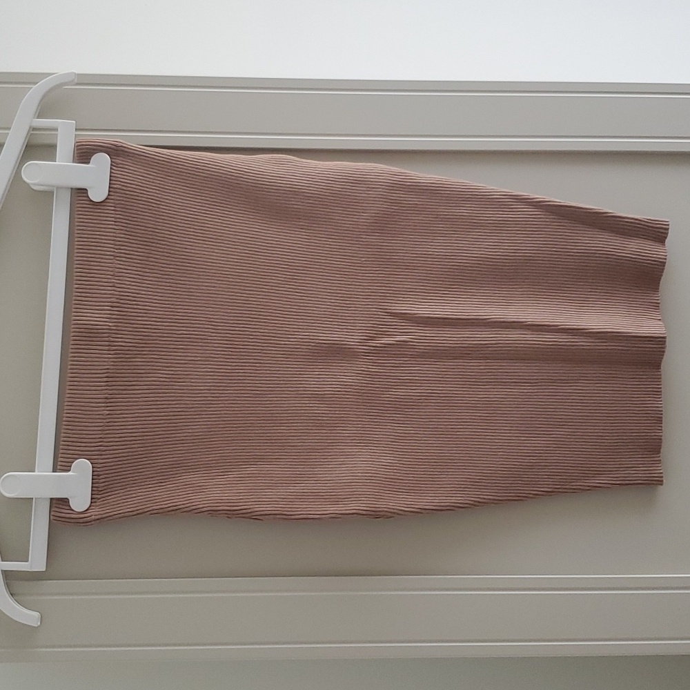 Naked wardrobe ribbed skirt